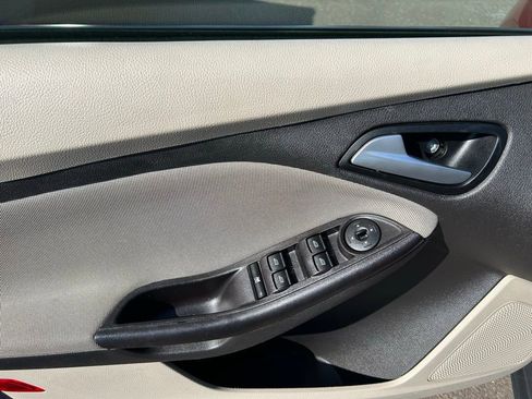 Used 2013 Ford Focus SE image 12