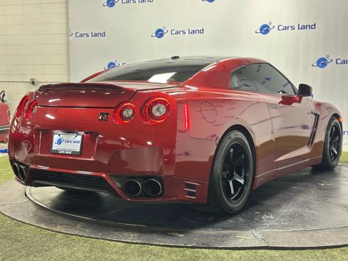Used 2015 Nissan GT-R Premium AWD/4WD image 3