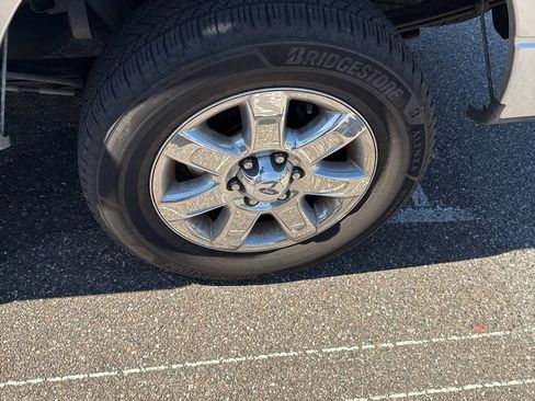 Used 2014 Ford F150 XLT w/ Equipment Group 302A Luxury image 6