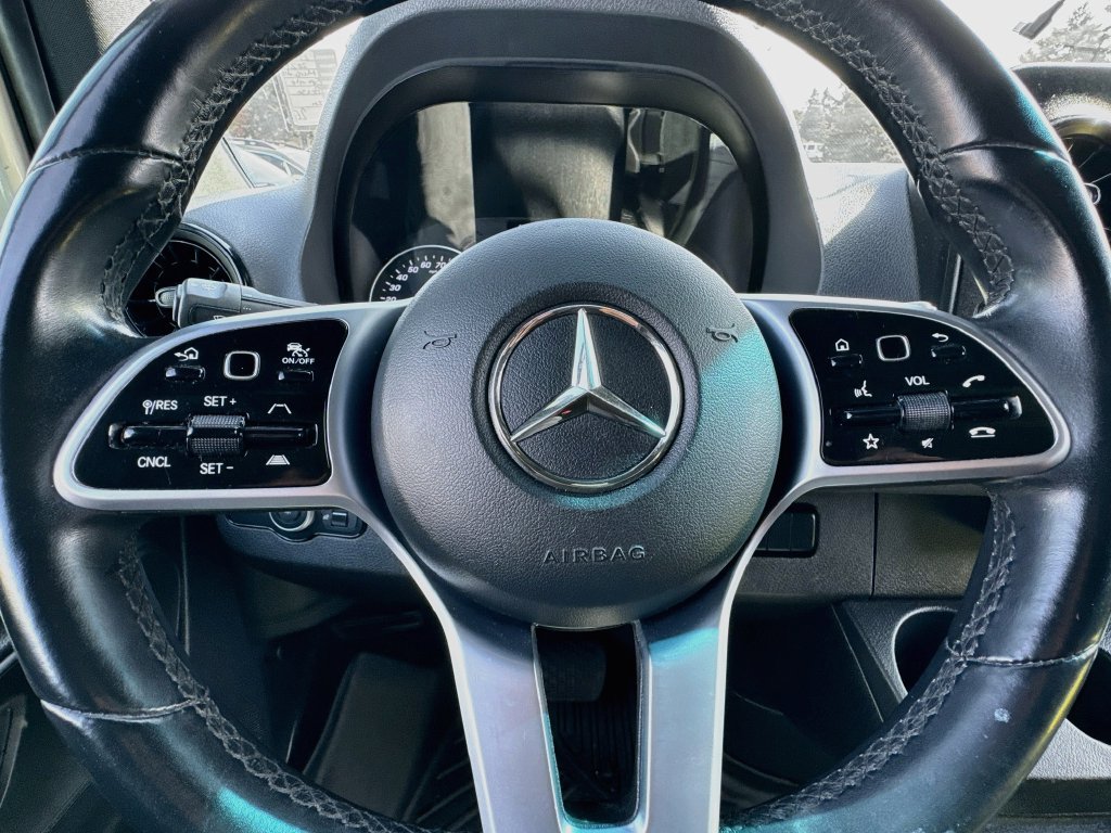 Used 2021 Mercedes-Benz Sprinter 2500 image 30