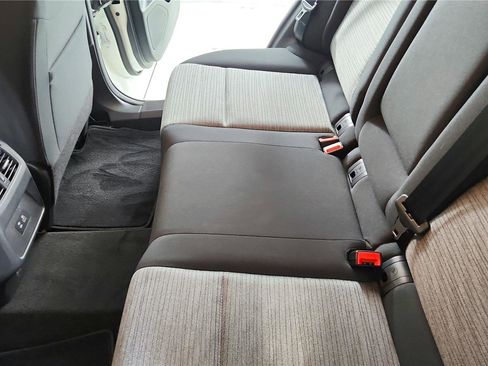 Used 2023 Nissan Rogue SV FWD image 15