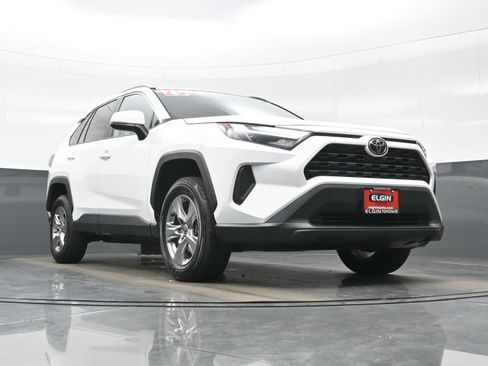 Used 2025 Toyota RAV4 XLE AWD/4WD image 26