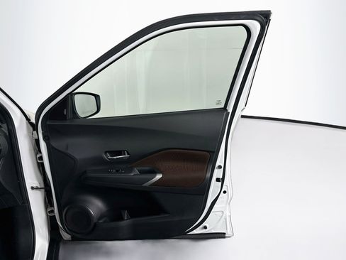 Used 2024 Nissan Kicks SR FWD image 29