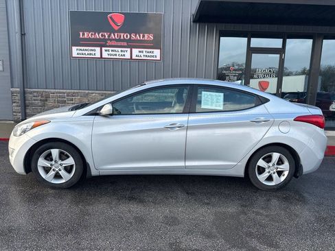 Used 2013 Hyundai Elantra GLS w/ Preferred Pkg image 2