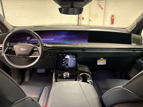 New 2025 Cadillac Escalade IQ Sport 2 image 31