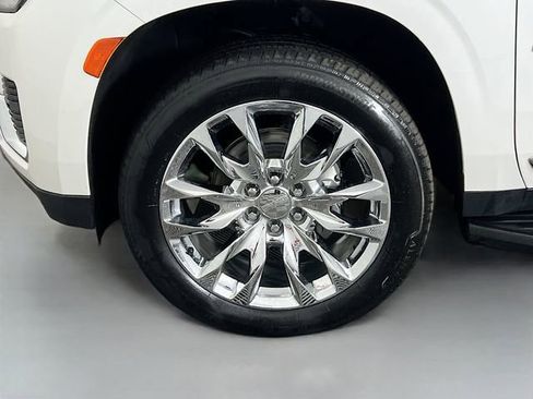 Used 2022 GMC Yukon XL SLT w/ SLT Luxury Package image 30