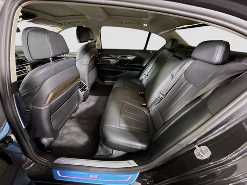 Used 2022 BMW 740i RWD image 25