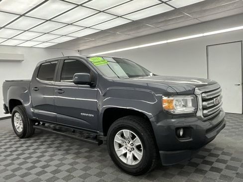 Used 2017 GMC Canyon SLE w/ SLE Convenience Package image 3
