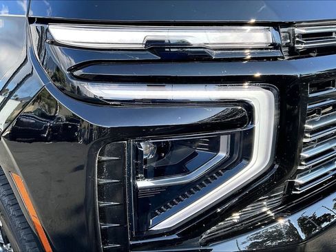 Used 2025 Chevrolet Tahoe High Country AWD/4WD image 25