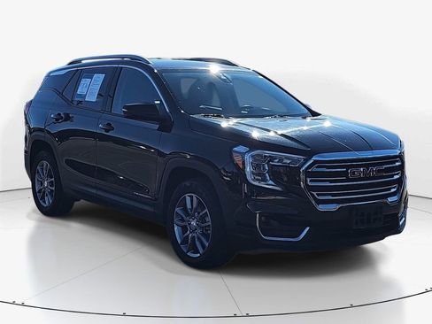 Used 2024 GMC Terrain SLT image 2
