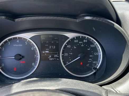 Used 2020 Nissan Versa S FWD image 13