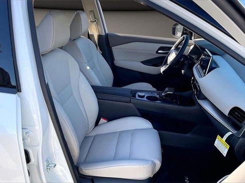 New 2026 Nissan Rogue SV image 11