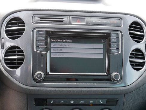 Used 2017 Volkswagen Tiguan Wolfsburg Edition image 36