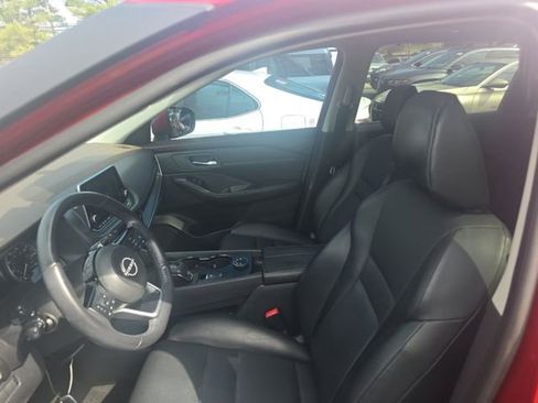 Used 2023 Nissan Rogue SV w/ SV Premium Package image 7