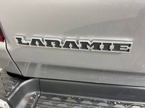 Used 2022 RAM 1500 Laramie AWD/4WD image 3