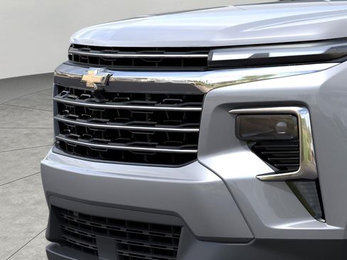 Used 2026 Chevrolet Traverse LT w/ Enhanced Driving Package AWD/4WD image 13