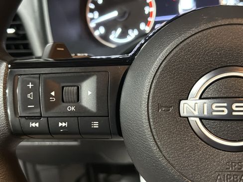 Used 2022 Nissan Rogue SV AWD/4WD image 11