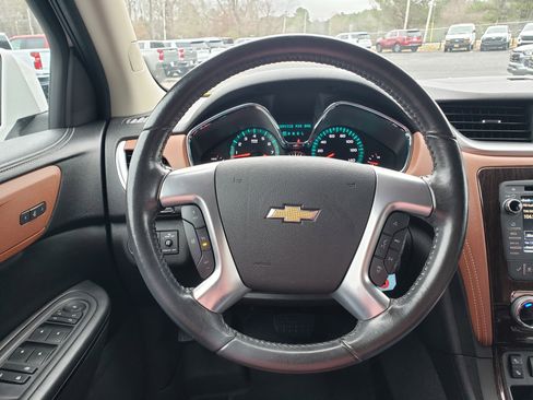 Used 2016 Chevrolet Traverse LT image 17