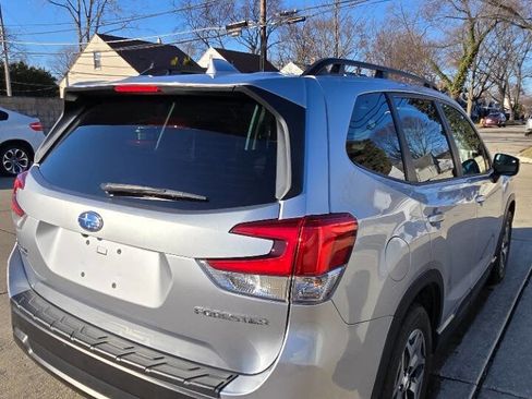 Used 2023 Subaru Forester Premium image 10