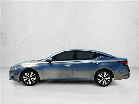 Used 2020 Nissan Altima 2.5 SL FWD image 8