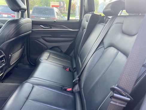 Certified 2023 Jeep Grand Cherokee Limited w/ Luxury Tech Group II AWD/4WD image 12