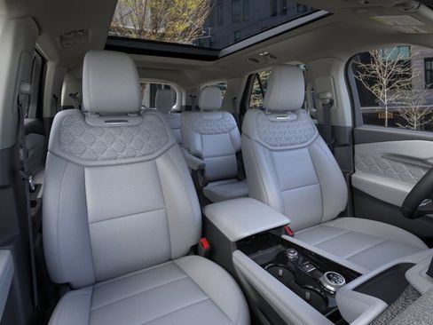 New 2026 Ford Explorer Platinum w/ LUX Leather Package AWD/4WD image 10