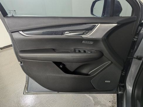 Used 2022 Cadillac XT5 Premium Luxury image 9