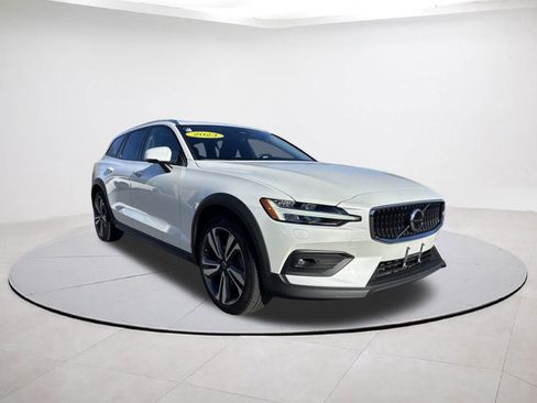 Certified 2023 Volvo V60 B5 Cross Country Plus image 1