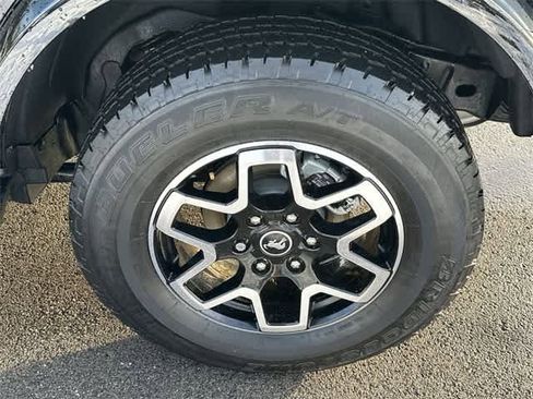 Used 2025 Ford Bronco Outer Banks image 5