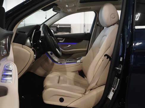 Certified 2022 Mercedes-Benz GLC 300 4MATIC image 2