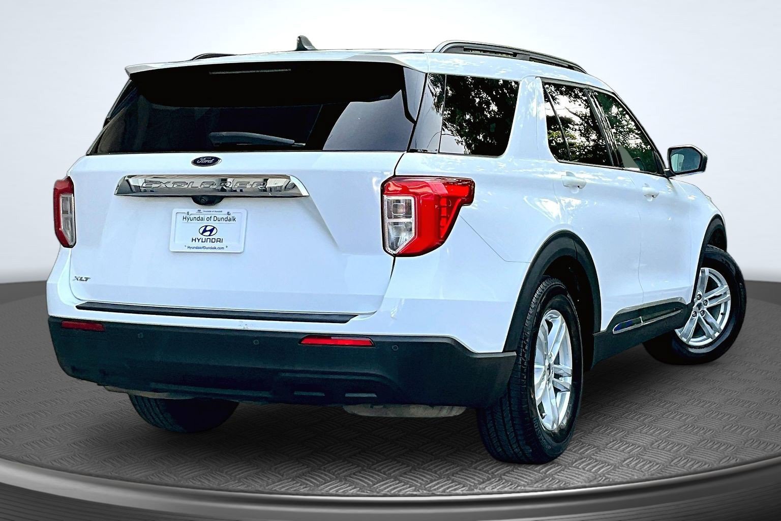 Used 2021 Ford Explorer XLT RWD image 5