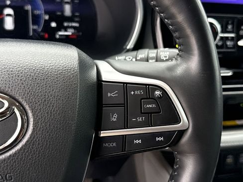 Used 2023 Toyota Highlander Limited image 27
