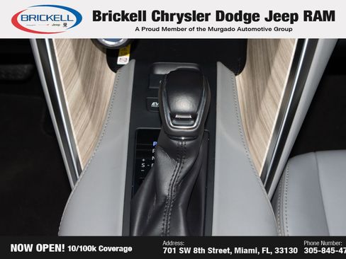 Used 2022 Toyota Venza XLE image 25