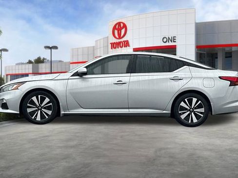 Used 2021 Nissan Altima 2.5 SV image 8