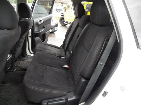 Used 2013 Nissan Pathfinder SV AWD/4WD image 7