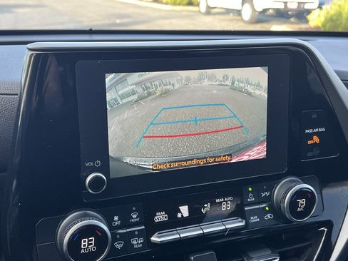 Certified 2023 Toyota Highlander LE image 23