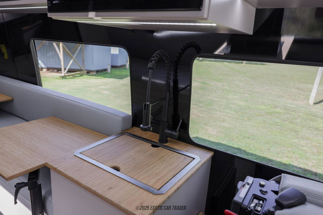 Used 2025 Mercedes-Benz Sprinter 2500 image 98