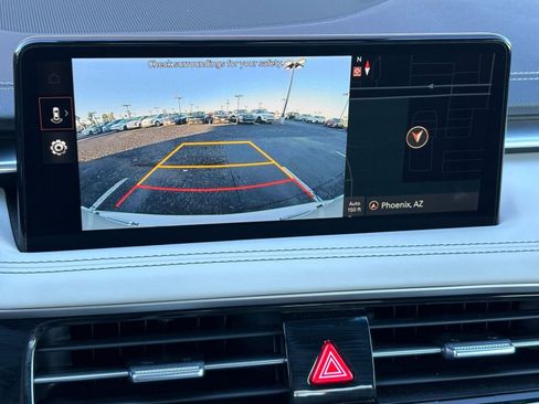 Used 2025 Genesis G70 2.5T image 17