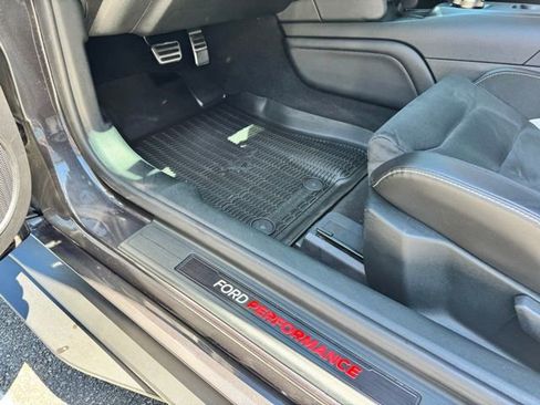 Used 2022 Ford Mustang Shelby GT500 w/ Carbon Fiber Track Pack RWD image 33