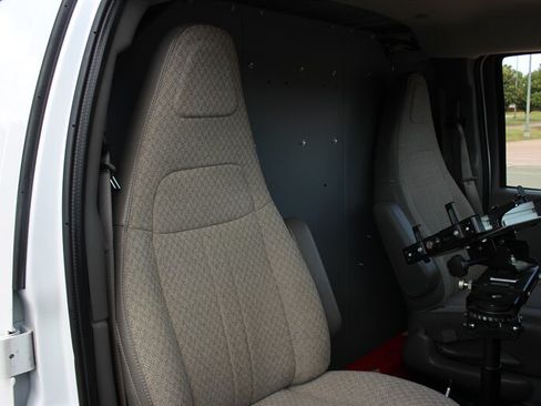 Used 2021 Chevrolet Express 2500 RWD image 20