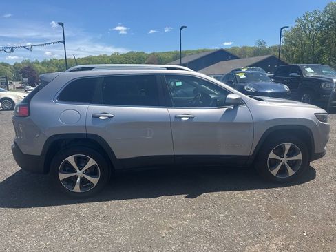 Used 2019 Jeep Cherokee Limited AWD/4WD image 4