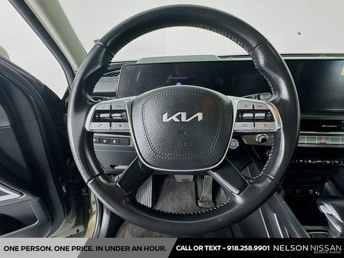 Used 2023 Kia Telluride S FWD image 11