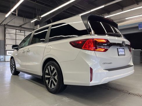 Used 2025 Honda Odyssey EX-L image 5