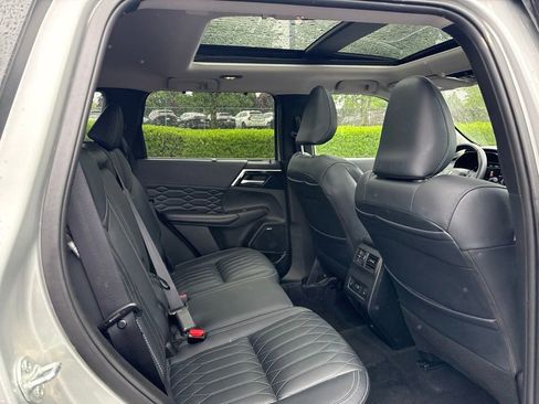 Used 2025 Mitsubishi Outlander SEL FWD image 25