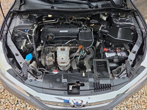Used 2016 Honda Accord LX image 12