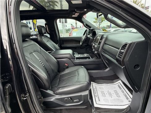 Used 2019 Ford Expedition Limited w/ Equipment Group 301A AWD/4WD image 31