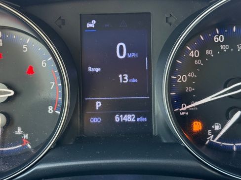 Used 2020 Toyota C-HR XLE image 26