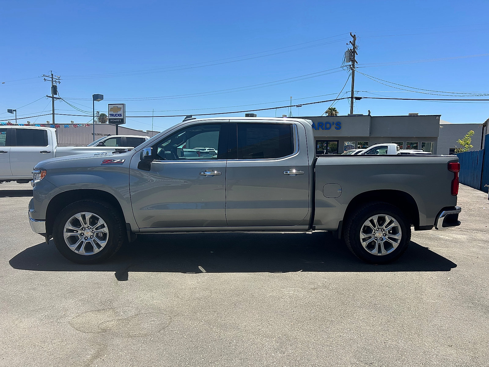 New 2026 Chevrolet Silverado 1500 LTZ w/ LTZ Premium Package AWD/4WD image 6