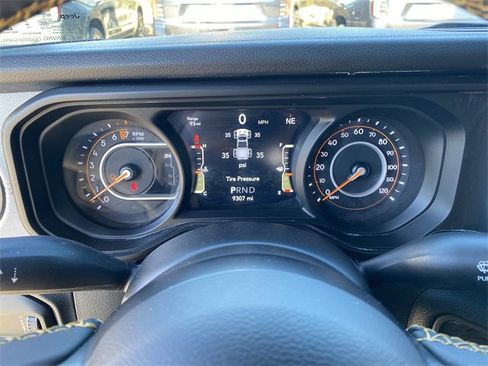 Used 2024 Jeep Gladiator Sport image 15