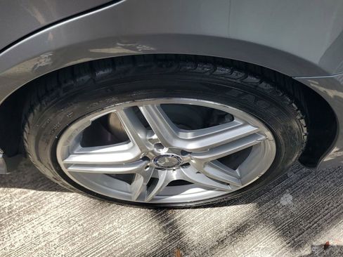 Used 2014 Mercedes-Benz E 350 4MATIC Sedan image 5